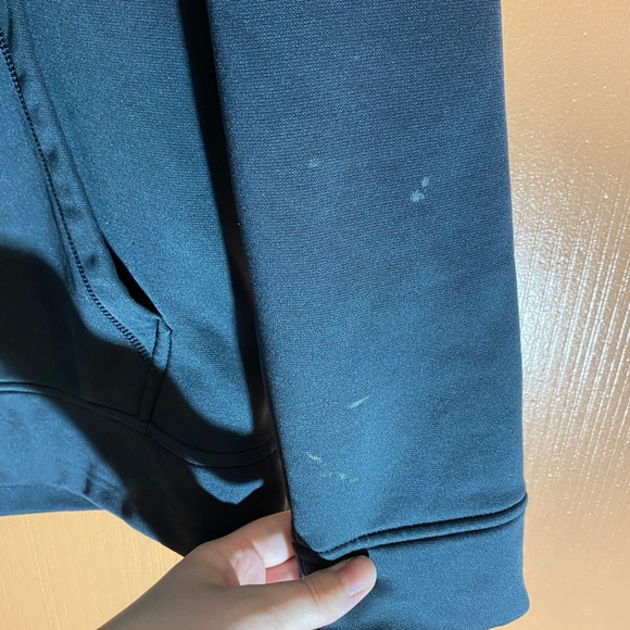 🎄Under Armor Hoodie - Picture 2 of 5